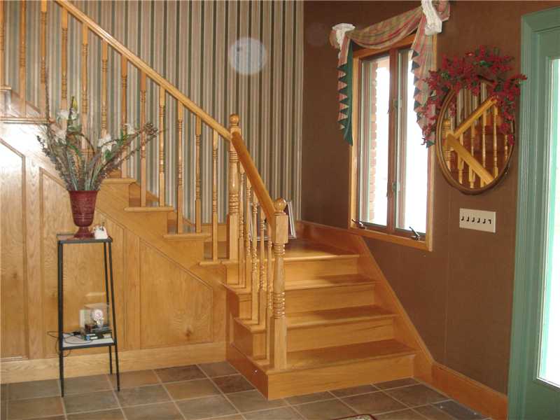 221 Log Road Smithfield, RI 02917 - Photo 3 of 21 Entry.