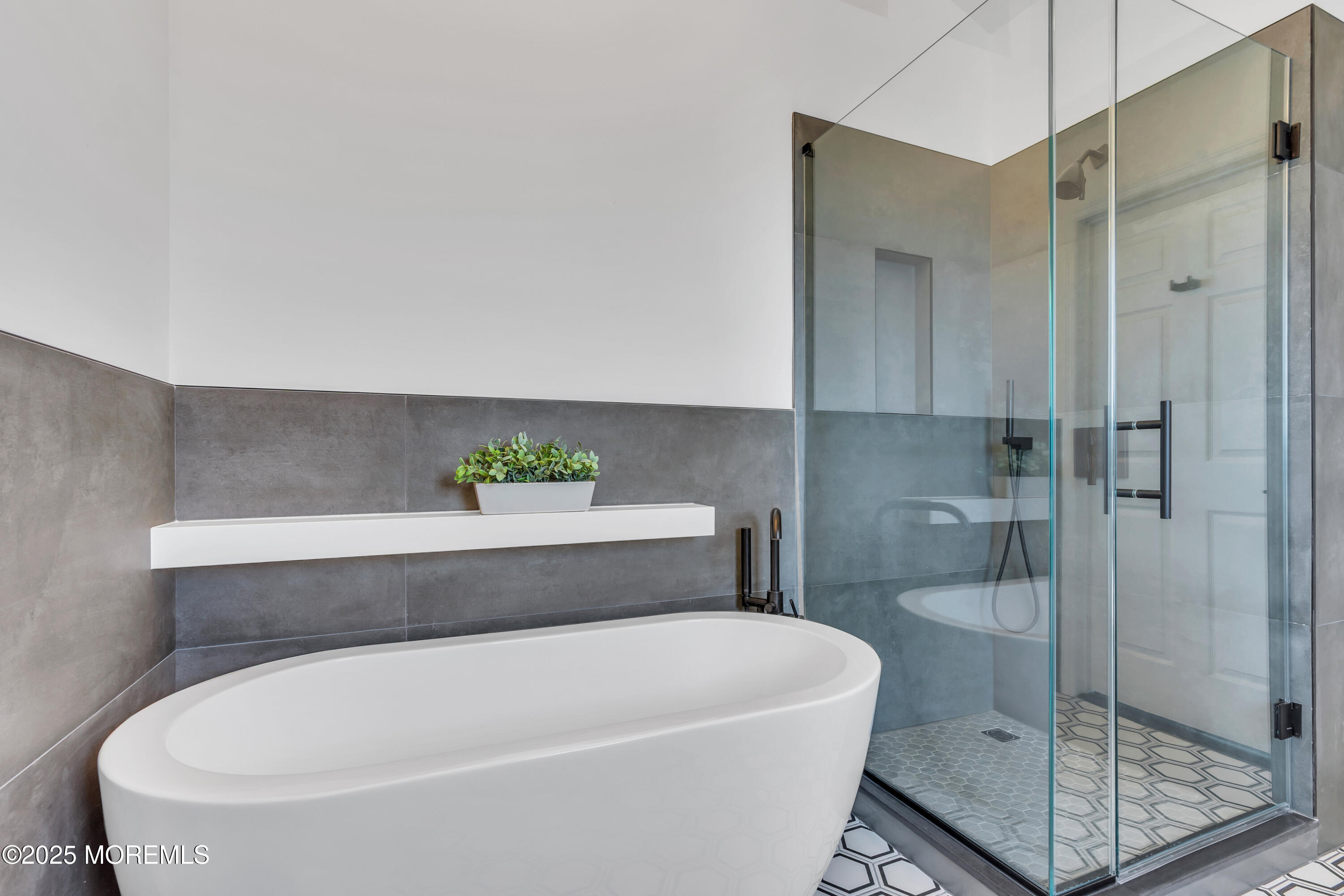 12 Beach Boulevard, Unit 9 Highlands, NJ 07732 - Photo 28 of 39 Shower & Tub