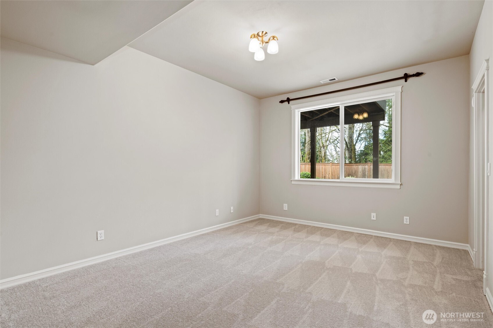 8516 Northeast 198th Street Bothell, WA 98011 - Photo 31 of 40