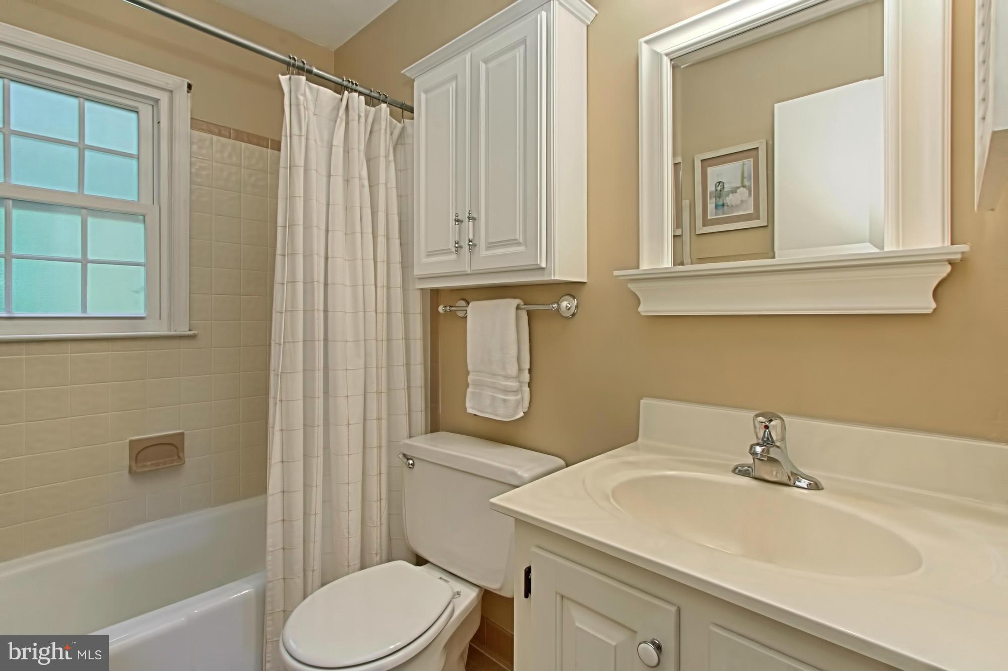 10154 Marshall Pond Road Burke, VA 22015 - Photo 15 of 30 light, bright and lovingly updated!