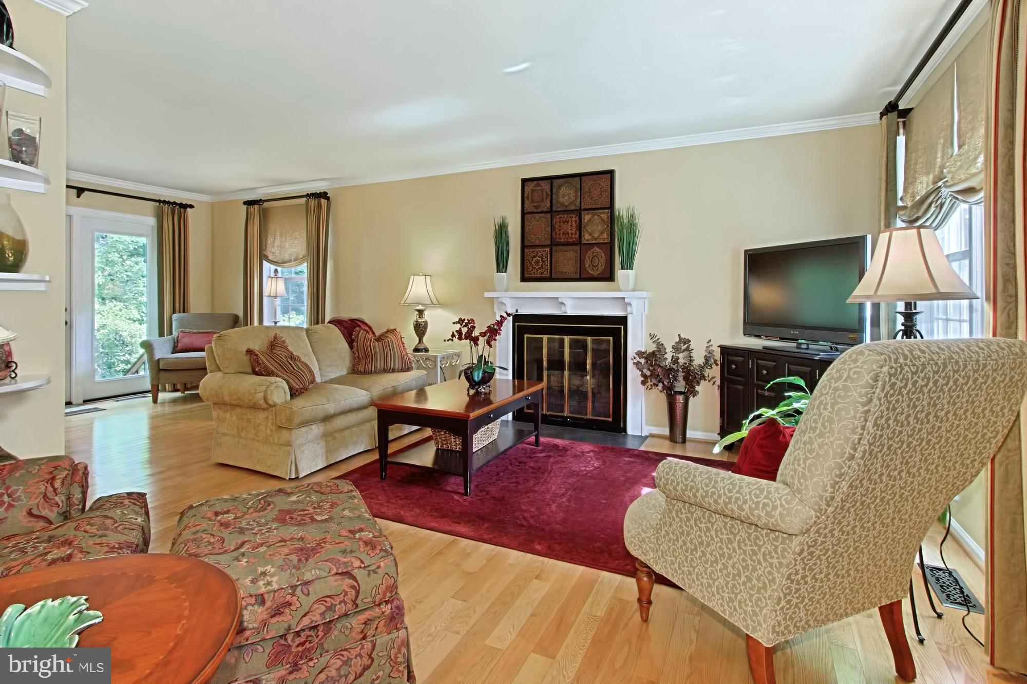 10154 Marshall Pond Road Burke, VA 22015 - Photo 4 of 30 light bright family room w fireplace