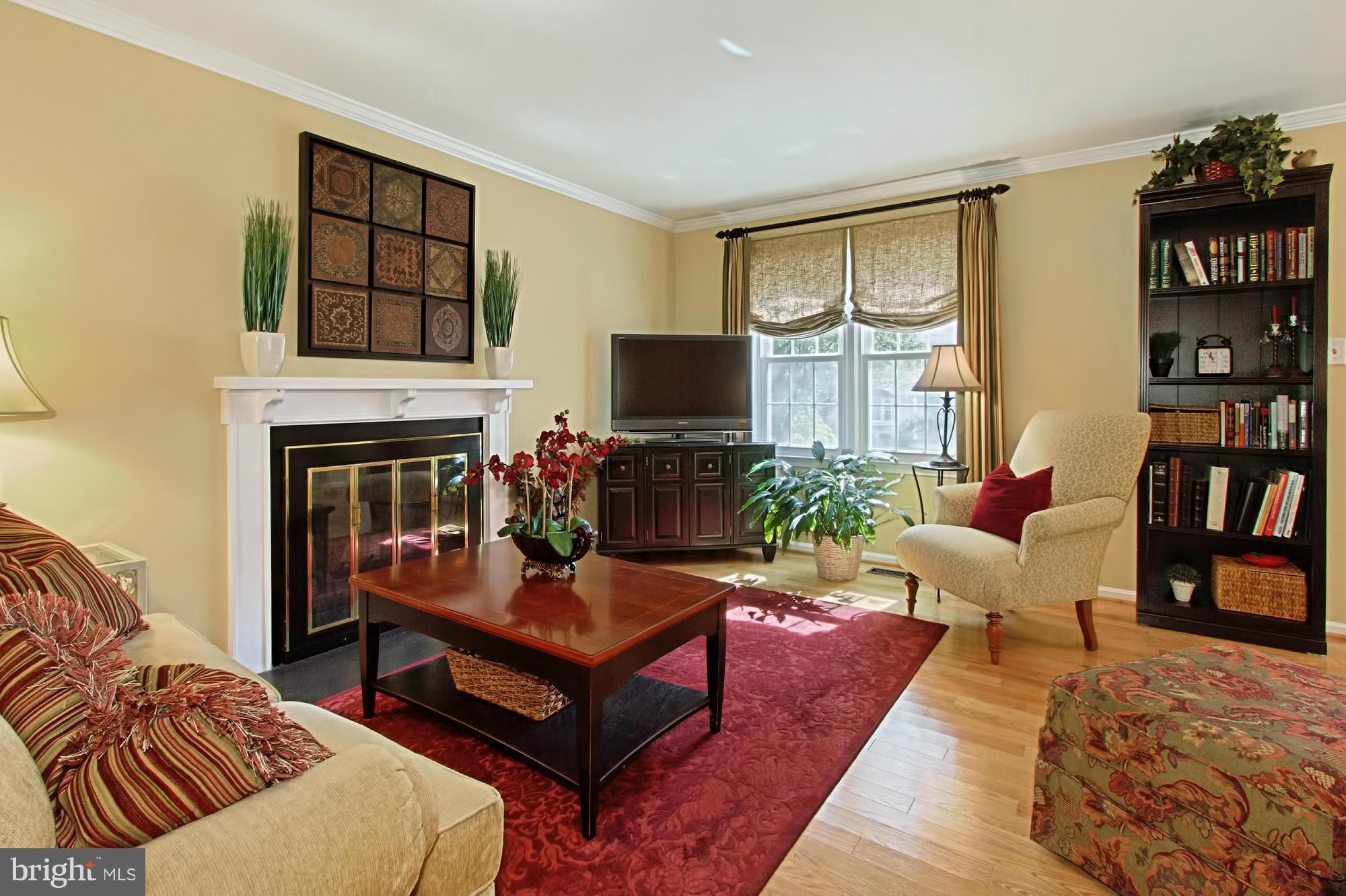 10154 Marshall Pond Road Burke, VA 22015 - Photo 6 of 30 Family Room