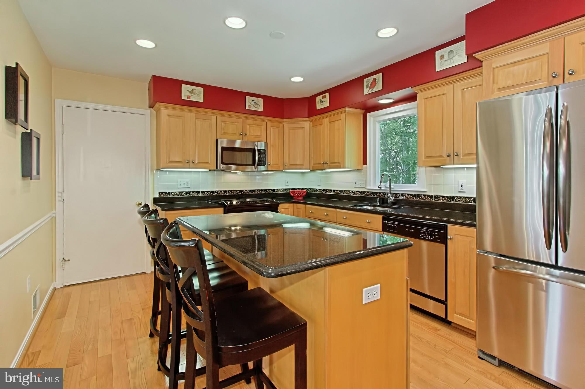 10154 Marshall Pond Road Burke, VA 22015 - Photo 9 of 30 Stainless Steel, Granite