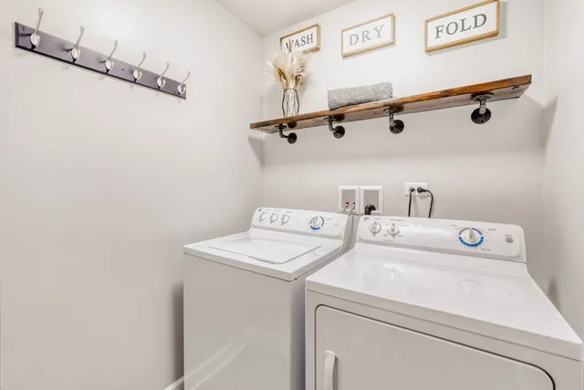 $319,000 | 1433 Lighthouse Lane, Pingree Grove, IL 60140