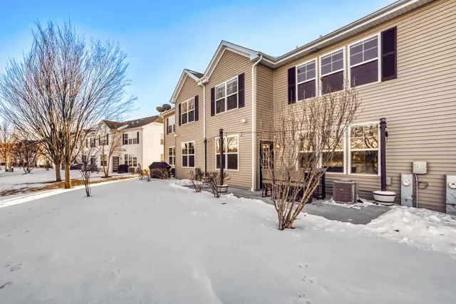 $319,000 | 1433 Lighthouse Lane, Pingree Grove, IL 60140