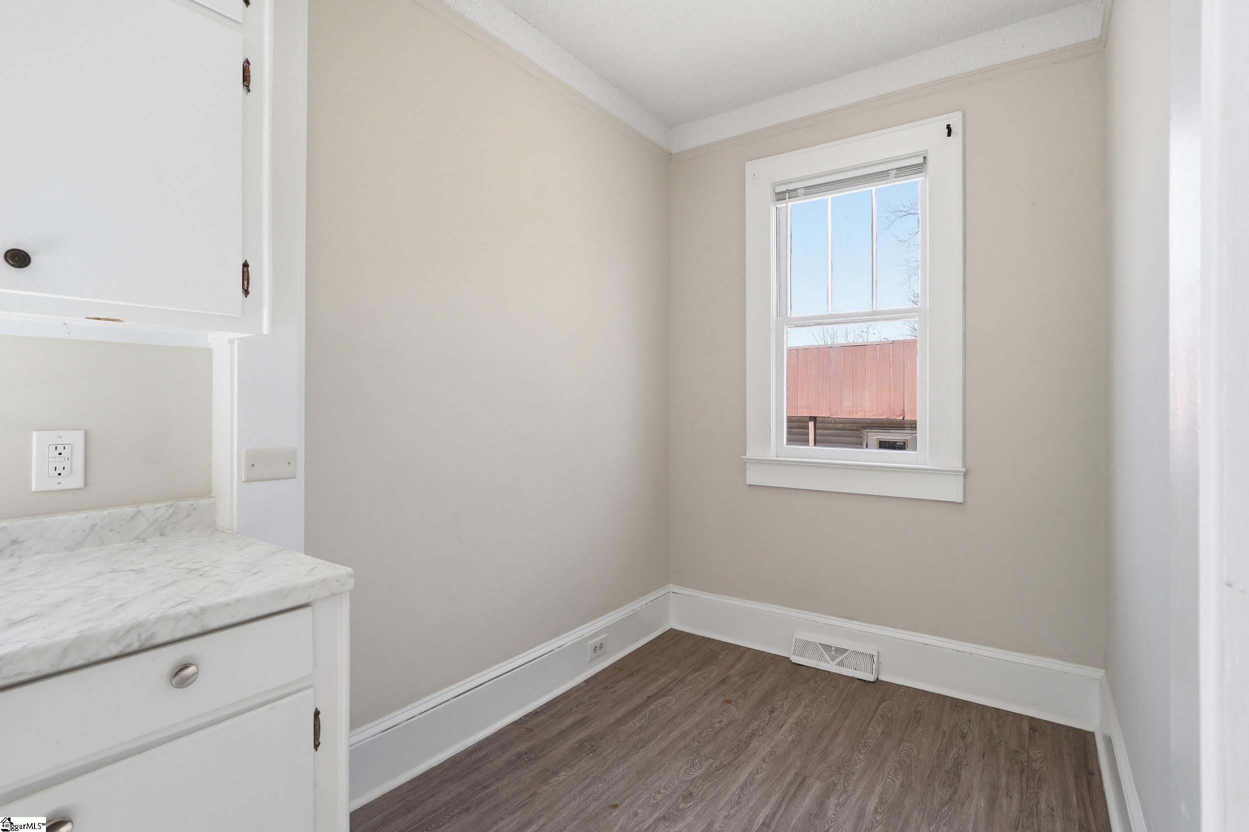 204 South 5th Street Easley, SC 29640 - Photo 16 of 36