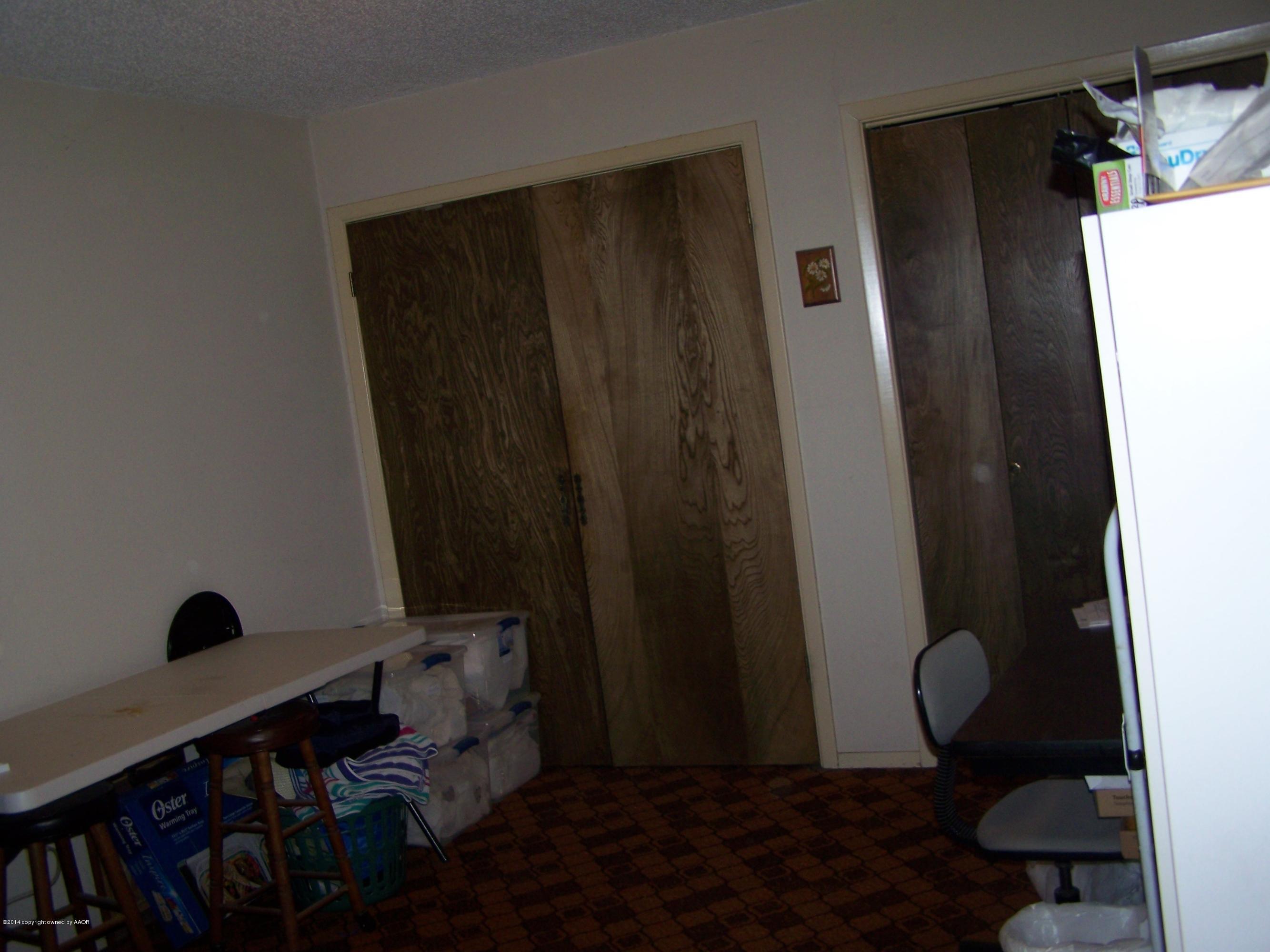 3401 Rutson Drive Amarillo, TX 79109 - Photo 11 of 32 Huge Utility/Office Large storage closet