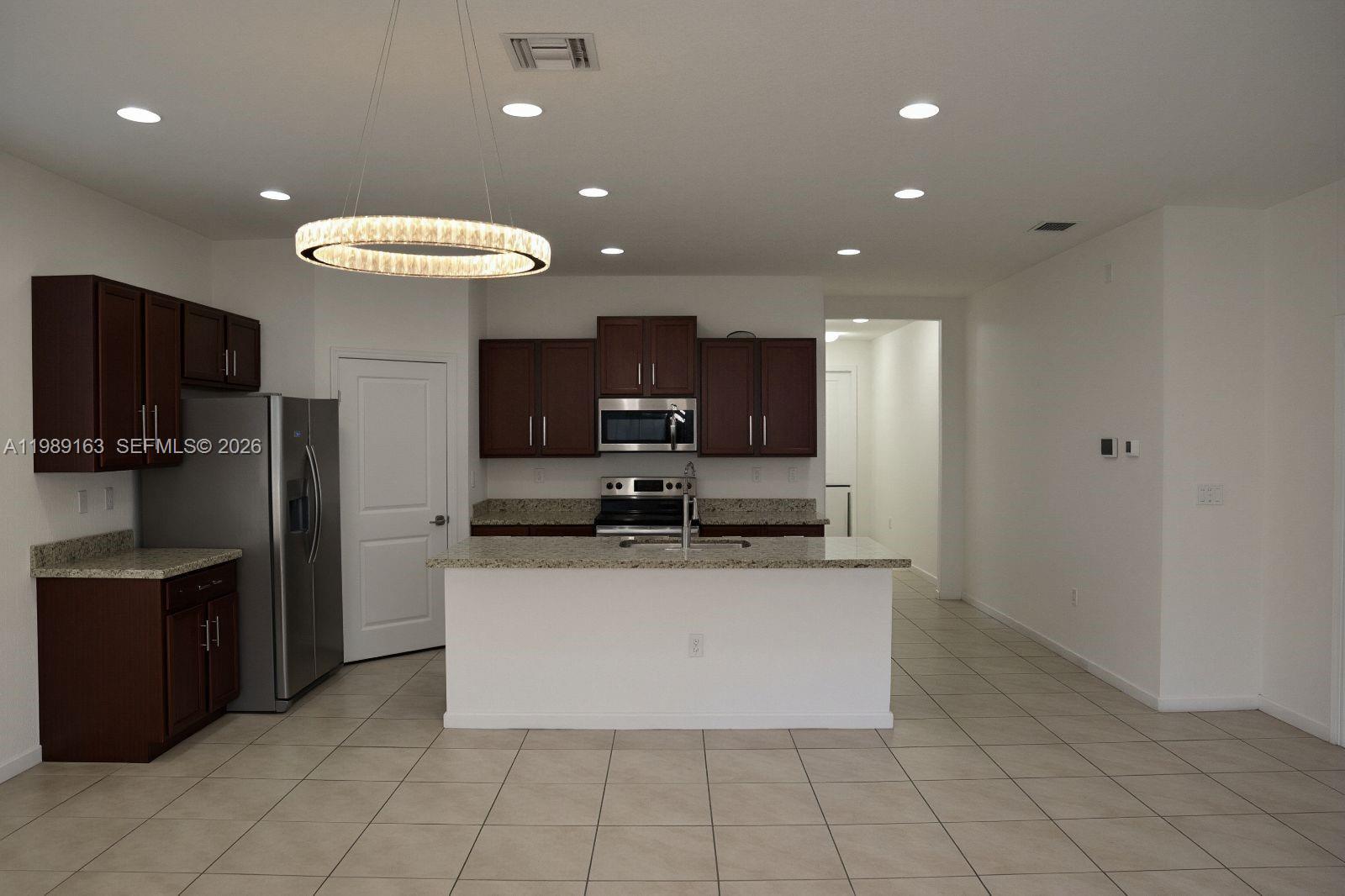 27440 Southwest 135th Ave Road, Unit 27440 Homestead, FL 33032 - Photo 5 of 24