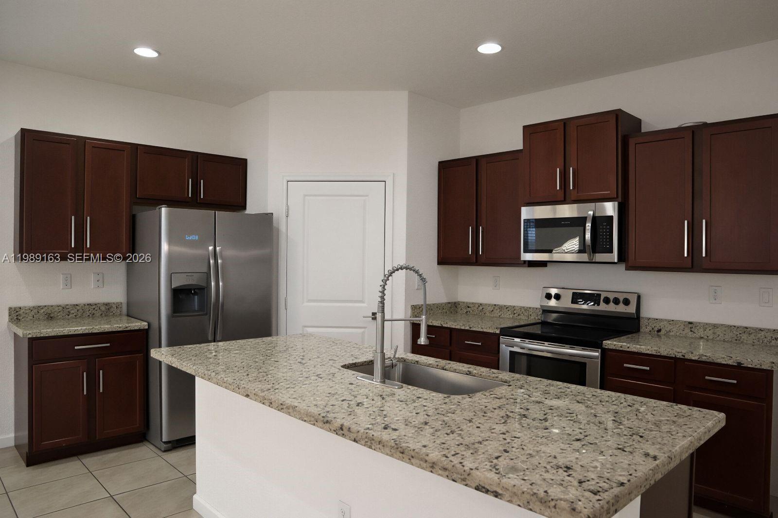 27440 Southwest 135th Ave Road, Unit 27440 Homestead, FL 33032 - Photo 8 of 24