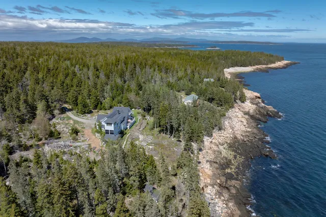 $2,900,000 | 360 Red Point Road, Swans Island, ME 04685