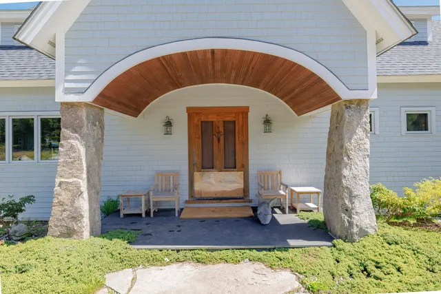 $2,900,000 | 360 Red Point Road, Swans Island, ME 04685