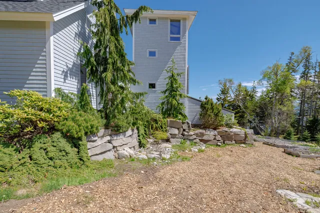 $2,900,000 | 360 Red Point Road, Swans Island, ME 04685