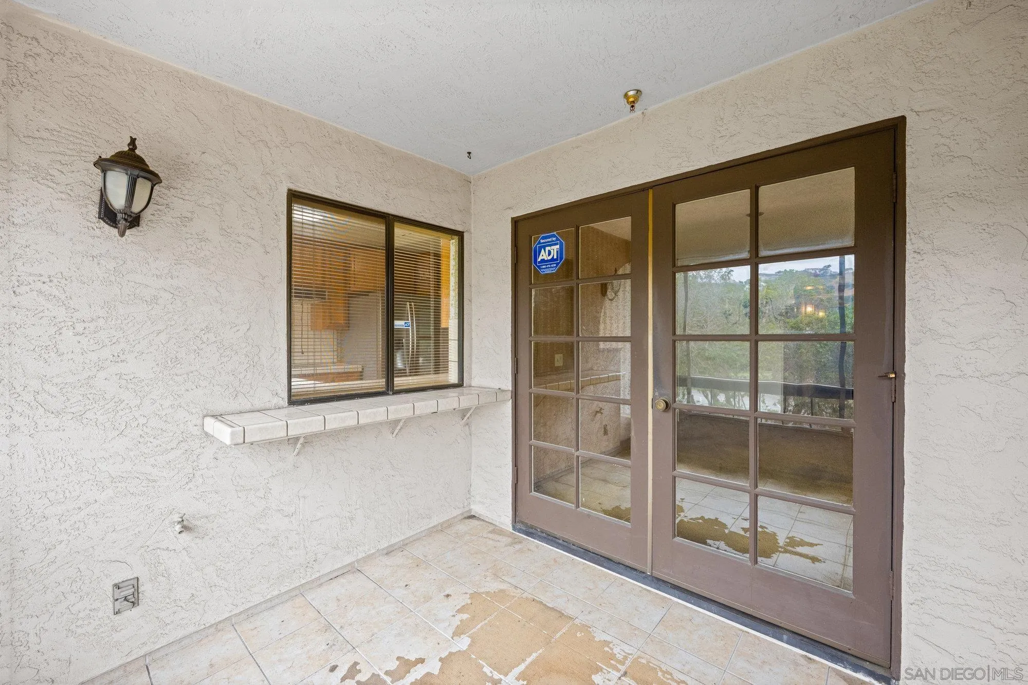 5665 Friars Road, Unit 232 San Diego, CA 92110 - Photo 21 of 30 a view of an entryway