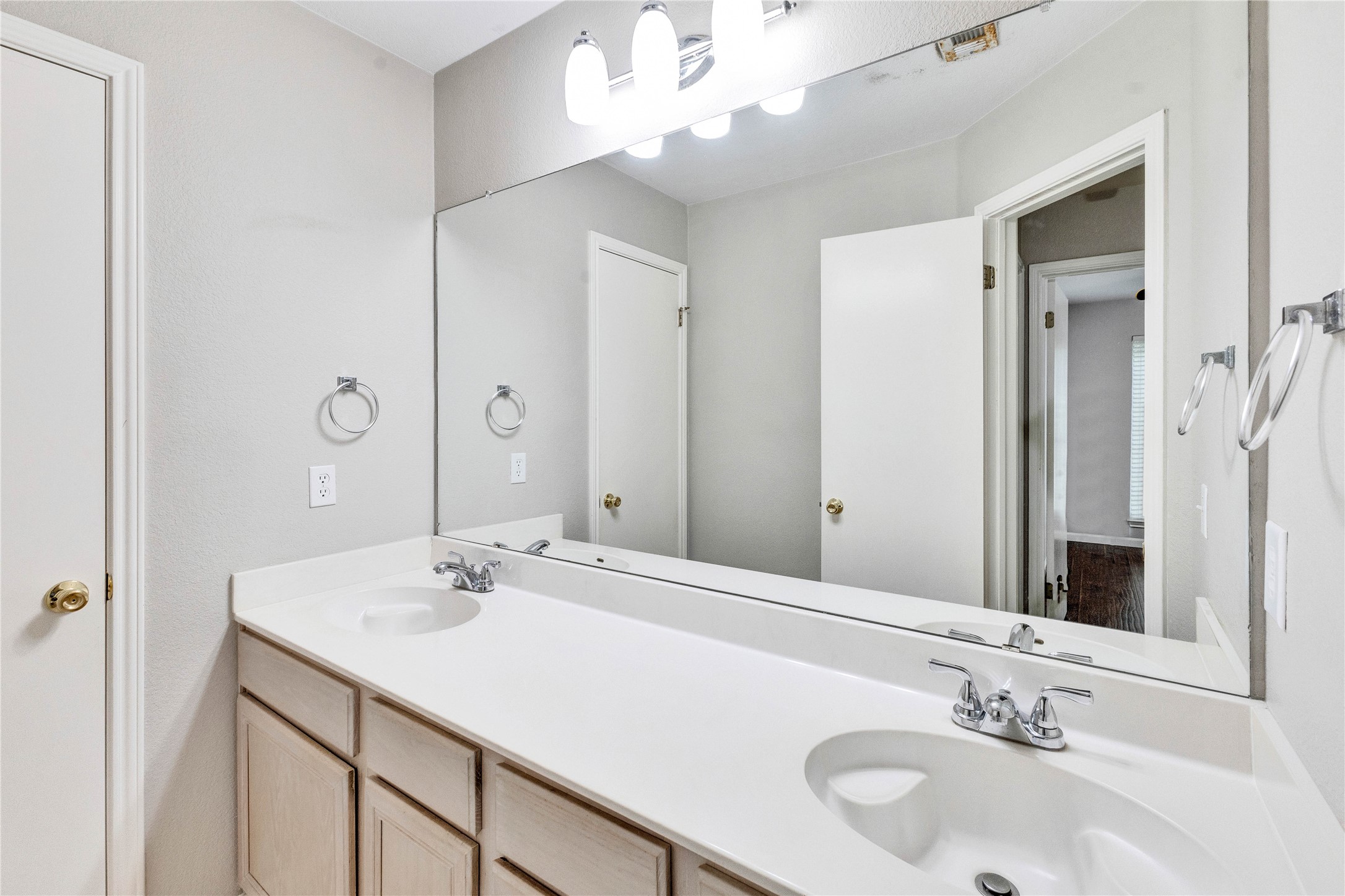 6412 Convict Hill Road Austin, TX 78749 - Photo 22 of 27
