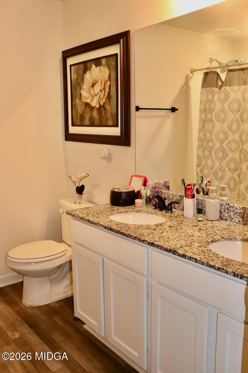 192 Chapman Road Macon, GA 31211 - Photo 10 of 17 10-master bath 2
