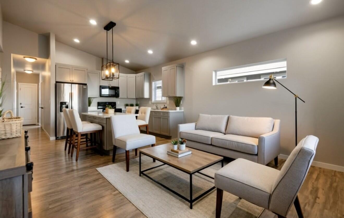 51215 Riley Lane La Pine, OR 97739 - Photo 2 of 23 Great Room Virtually Staged