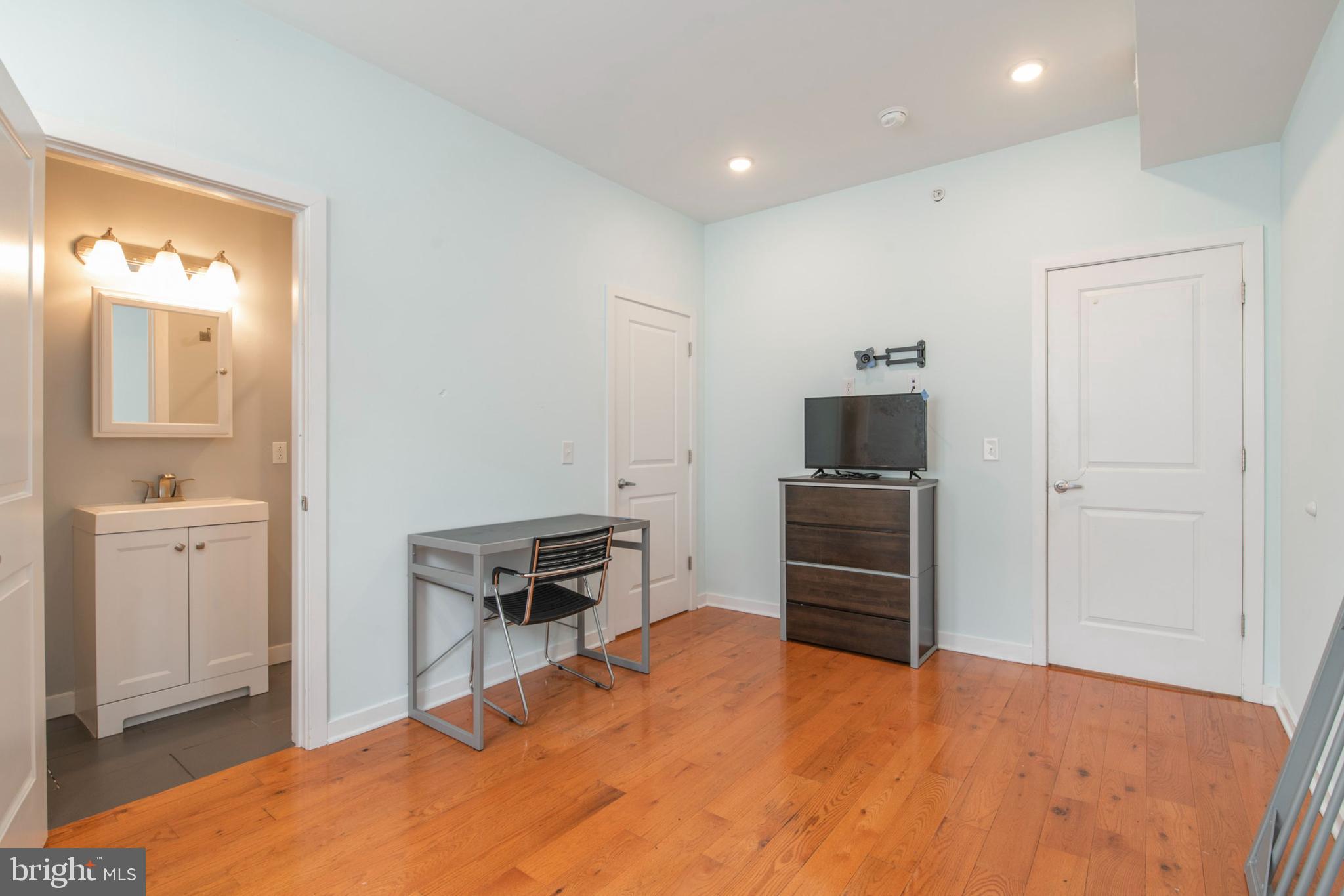 1517 West Seybert Street, Unit 2 Philadelphia, PA 19121 - Photo 19 of 37
