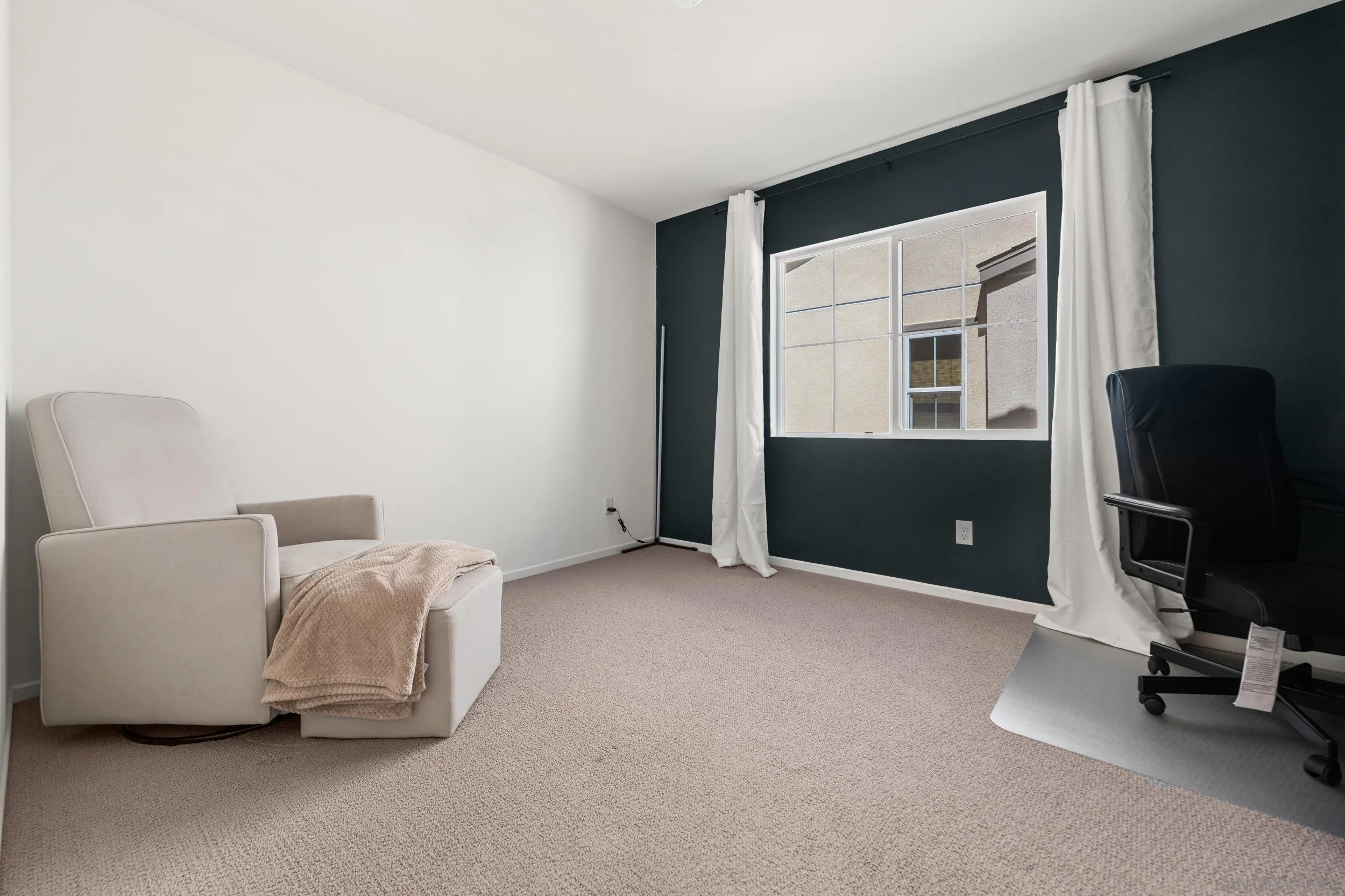 232 Perennial Place Fallbrook, CA 92028 - Photo 29 of 49 a living room with furniture and a air conditioner vent