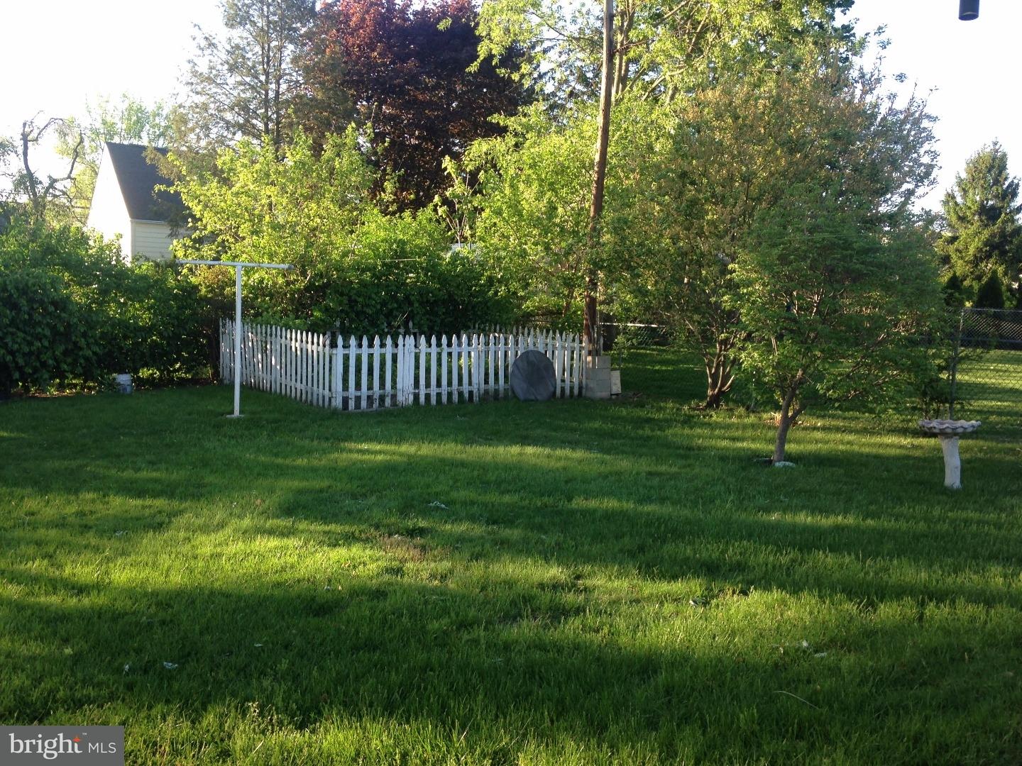 6 Alpha Road Hamilton, NJ 08610 - Photo 5 of 5 Back Yard