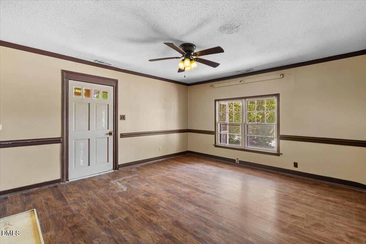 206 West Garner Road Garner, NC 27529 - Photo 14 of 32 15-206 W Garner Rd