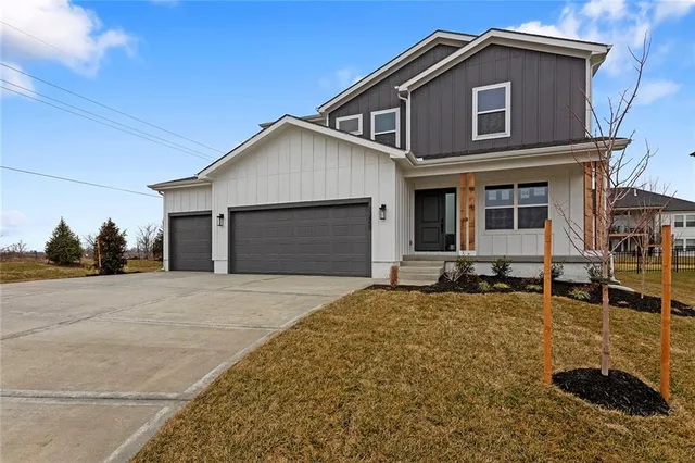 $599,950 | 13458 West 179th Terrace, Overland Park, KS 66013