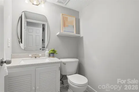 $600,000 | 716 Regency Drive, Charlotte, NC 28211