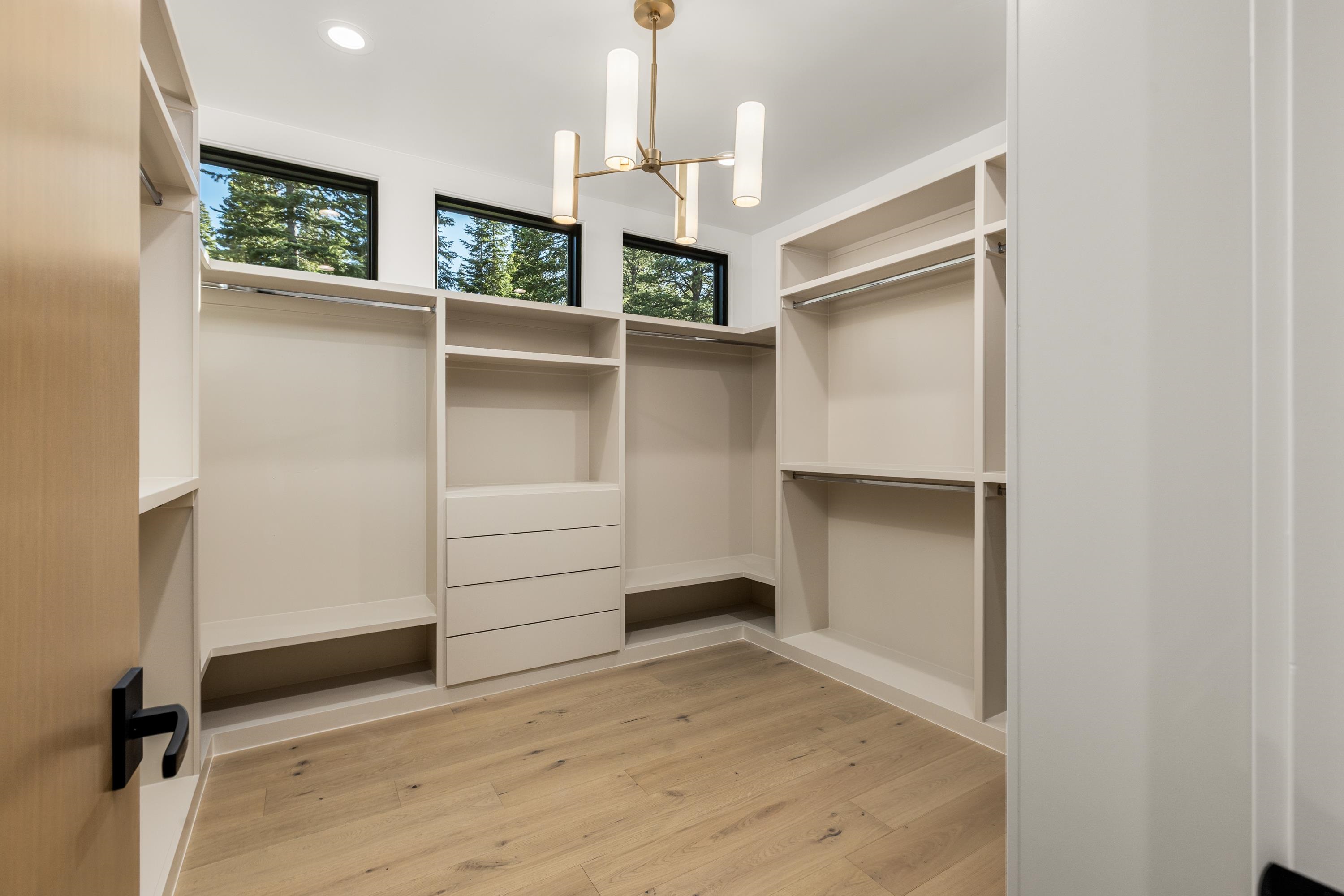 9275 Brae Road Truckee, CA 96161 - Photo 18 of 28 Gallery Image 18