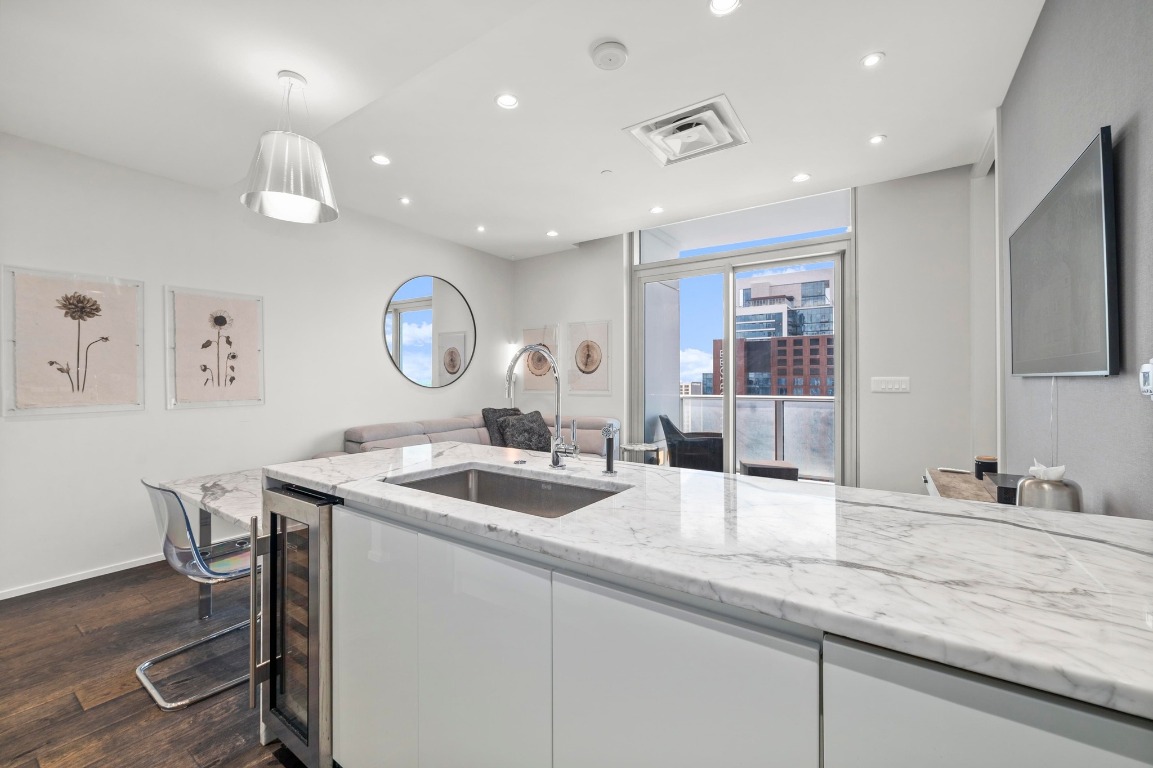 200 Congress Avenue, Unit 33BB Austin, TX 78701 - Photo 11 of 35