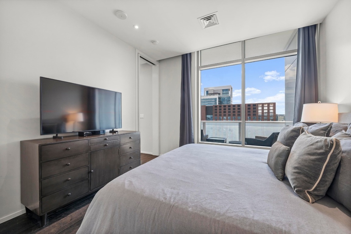 200 Congress Avenue, Unit 33BB Austin, TX 78701 - Photo 14 of 35