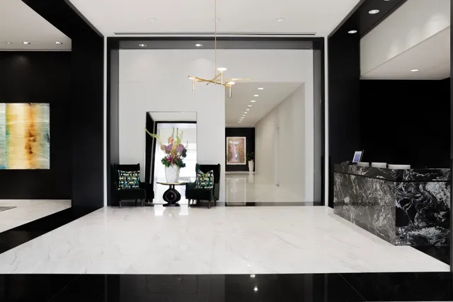 $975,000 | 200 Congress Avenue, Unit 33BB, Austin, TX 78701