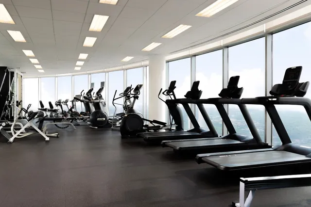 $975,000 | 200 Congress Avenue, Unit 33BB, Austin, TX 78701