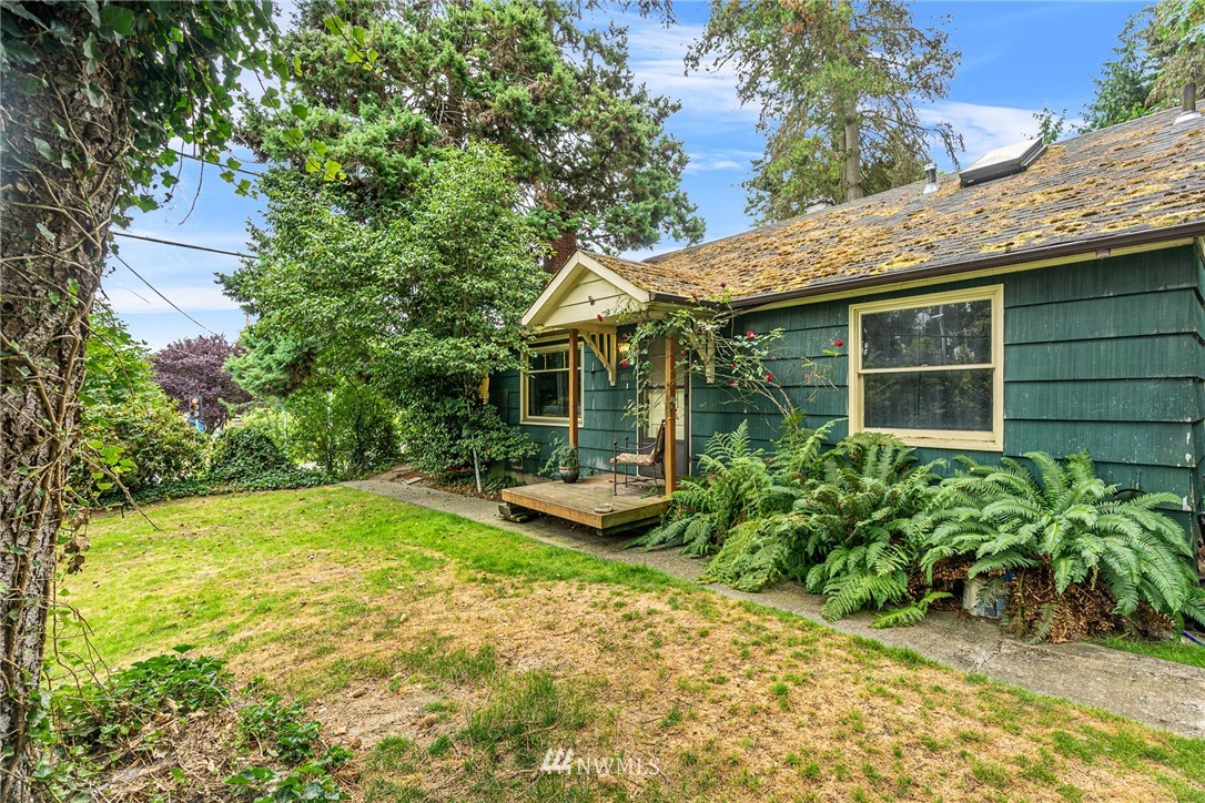 10133 West Riverside Drive Bothell, WA 98011 - Photo 12 of 25