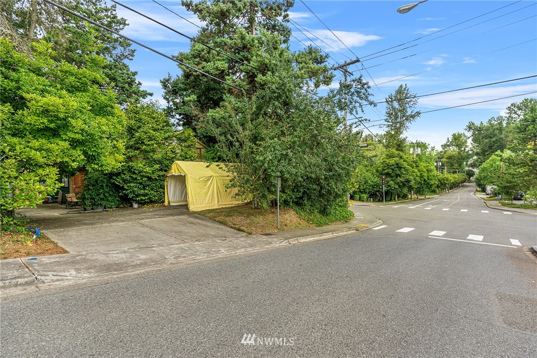 10133 West Riverside Drive Bothell, WA 98011 - Photo 15 of 25
