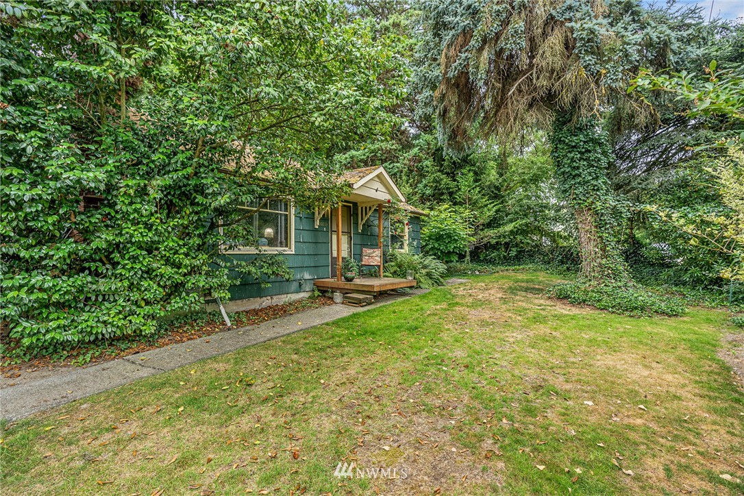 10133 West Riverside Drive Bothell, WA 98011 - Photo 9 of 25