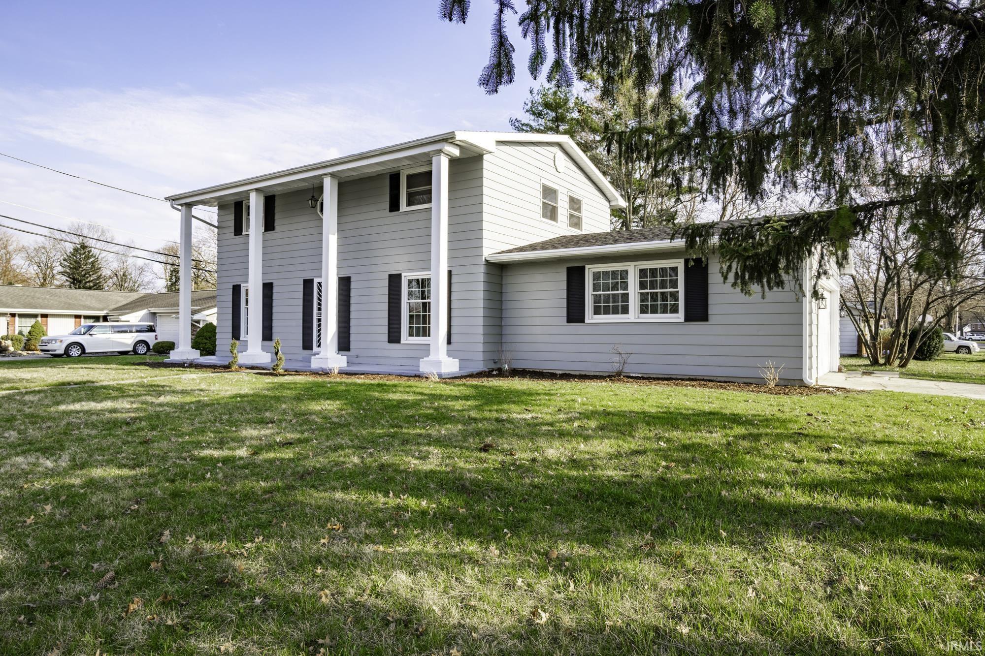 6808 Forest View Drive Fort Wayne, IN 46815 - Photo 1 of 36