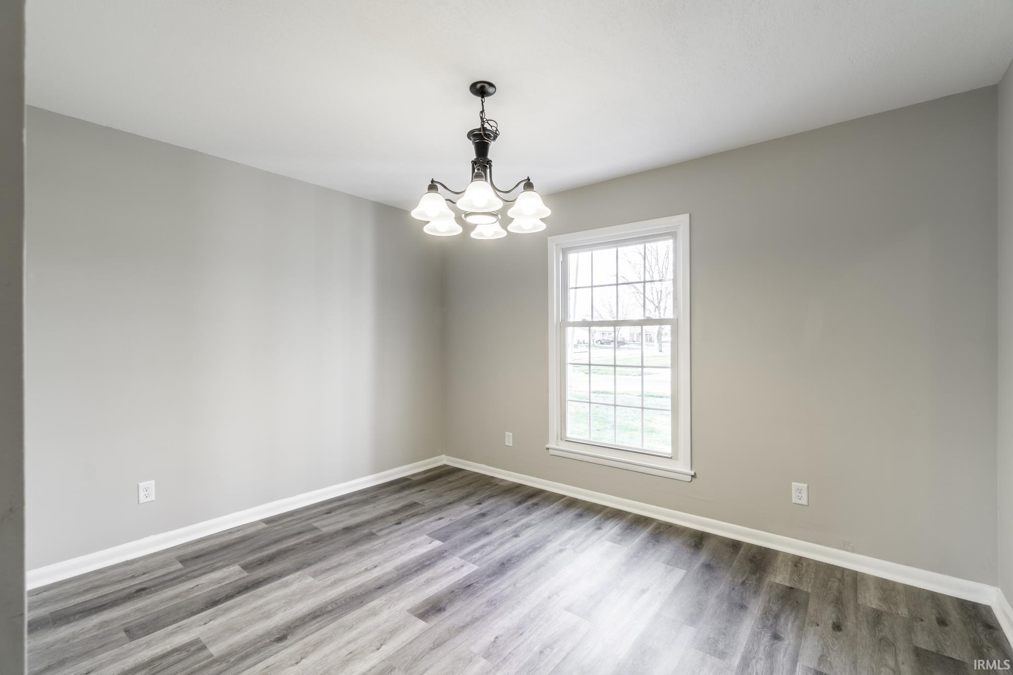 6808 Forest View Drive Fort Wayne, IN 46815 - Photo 4 of 36
