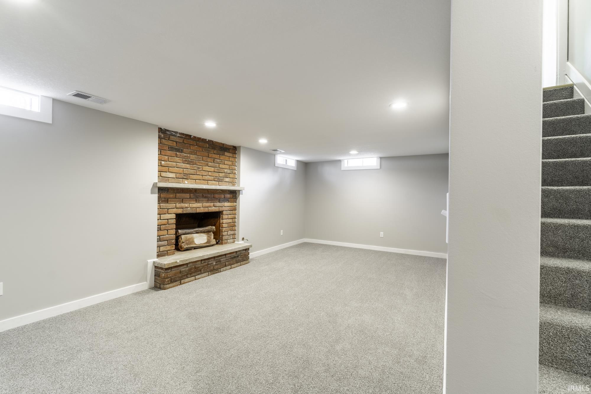 6808 Forest View Drive Fort Wayne, IN 46815 - Photo 5 of 36