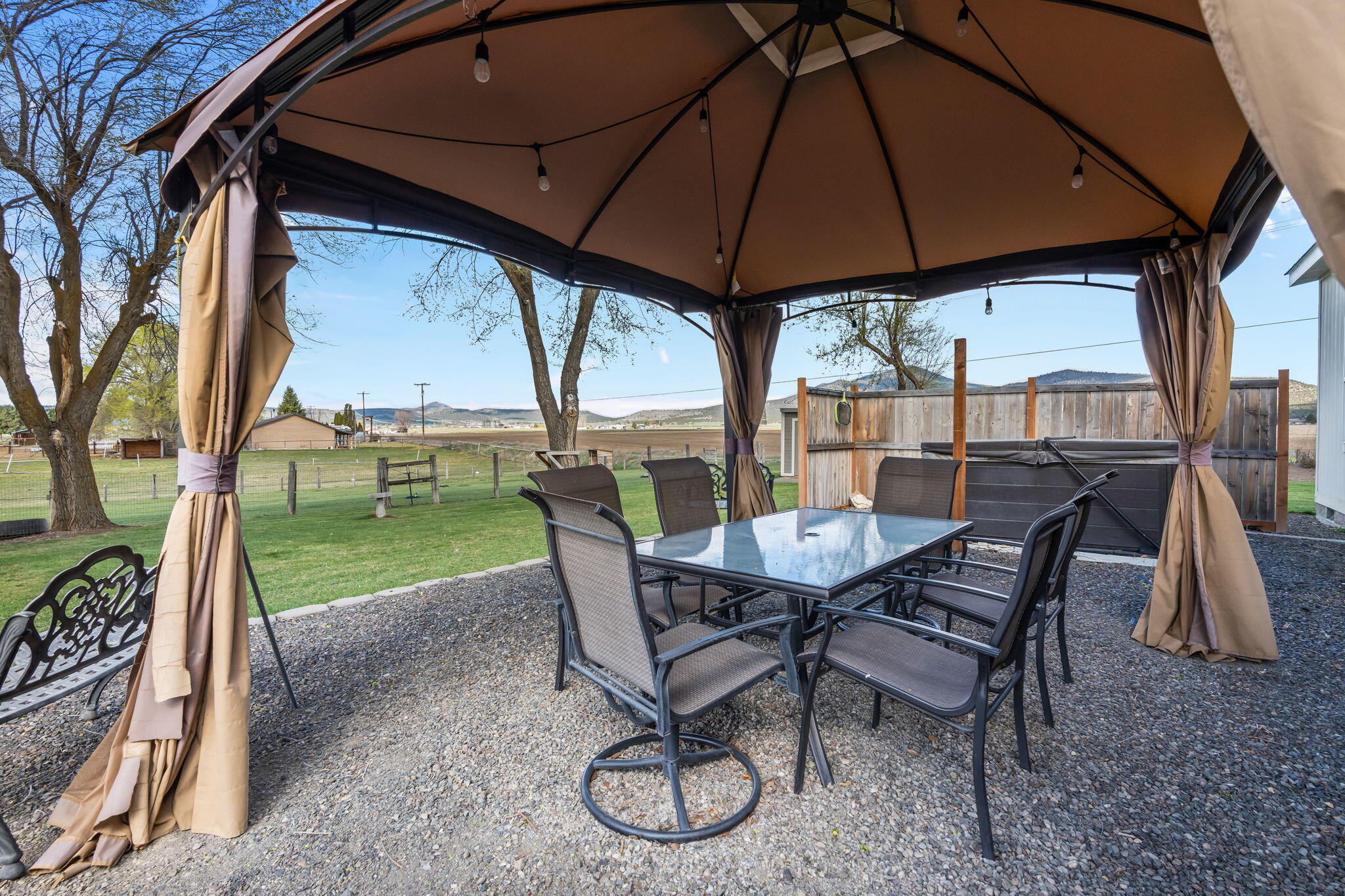 7651 Edwards Road Prineville, OR 97754 - Photo 14 of 54 2026_04_02_7651_NE_Edwards_Rd_Pv-14