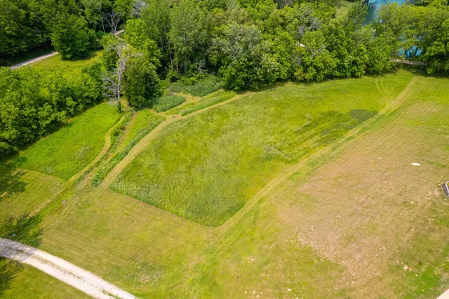 $465,000 | 9304 Ellis Road, Fenton, IL 61251