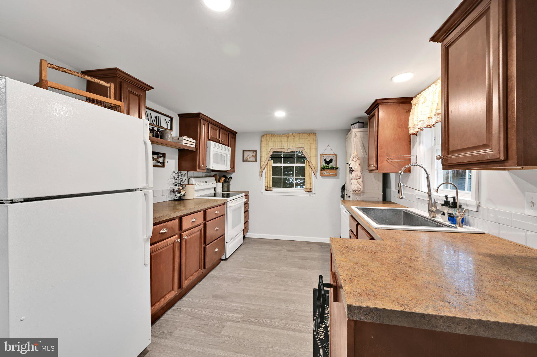 403 West 28th Division Highway Lititz, PA 17543 - Photo 13 of 36 Bright, Spacious Galley Kitchen