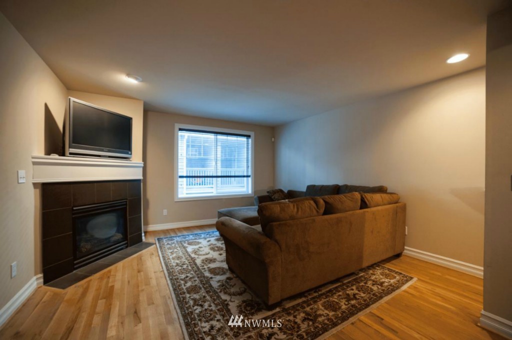 933 North 97th Street, Unit A Seattle, WA 98103 - Photo 7 of 9 Gallery Image 7