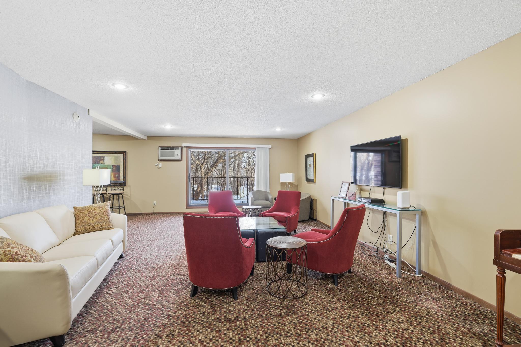 10441 Greenbrier Road, Unit 120 Minnetonka, MN 55305 - Photo 13 of 22