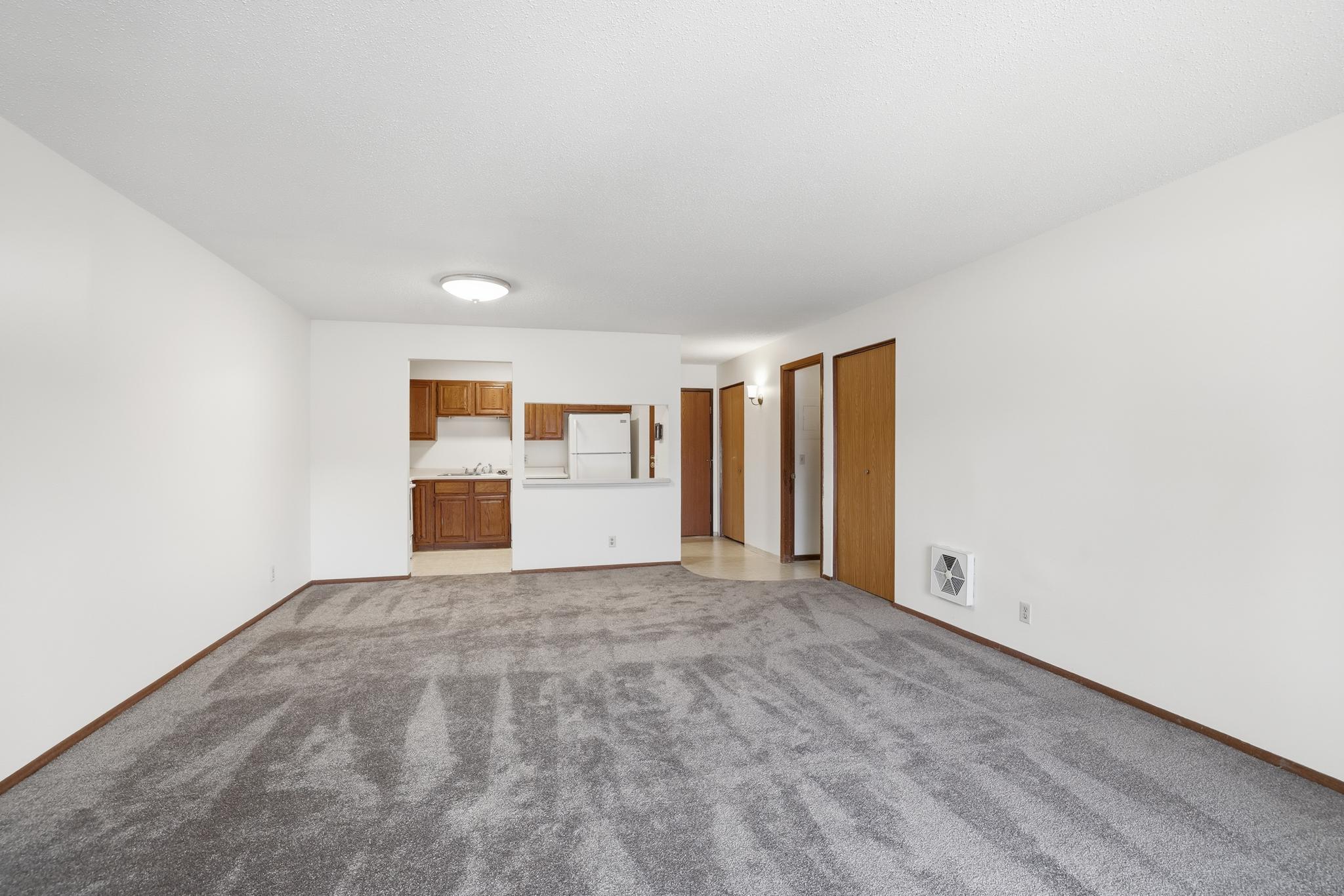 10441 Greenbrier Road, Unit 120 Minnetonka, MN 55305 - Photo 3 of 22