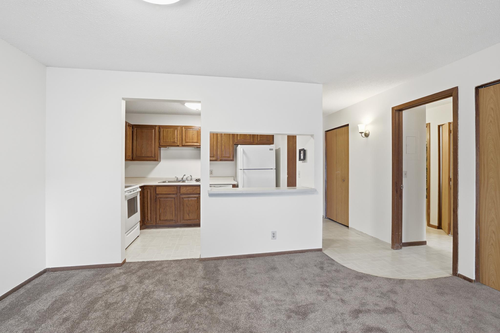 10441 Greenbrier Road, Unit 120 Minnetonka, MN 55305 - Photo 4 of 22