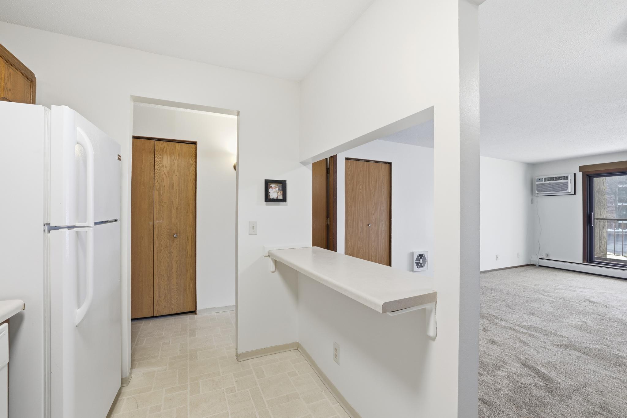 10441 Greenbrier Road, Unit 120 Minnetonka, MN 55305 - Photo 7 of 22