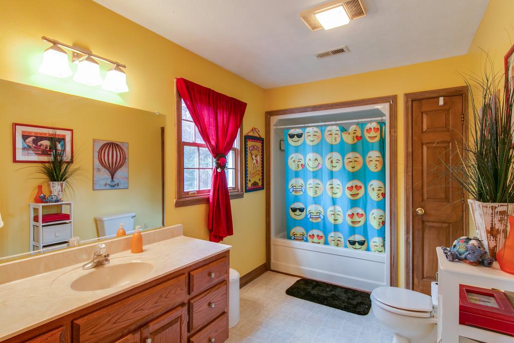 1099 Fannie Nicholson Road Chapmansboro, TN 37035 - Photo 16 of 27 Gallery Image 16