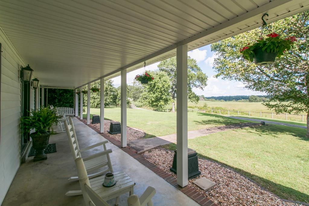 1099 Fannie Nicholson Road Chapmansboro, TN 37035 - Photo 4 of 27 Gallery Image 4