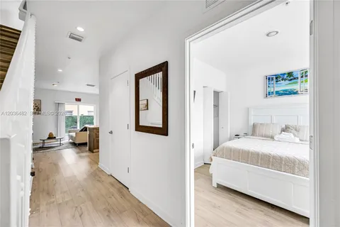 $4,000 | 170 Northwest 158th Street, Unit 2, Miami, FL 33169