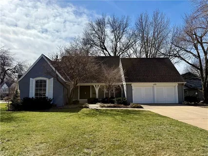 $625,000 | 8400 Wenonga Road, Leawood, KS 66206