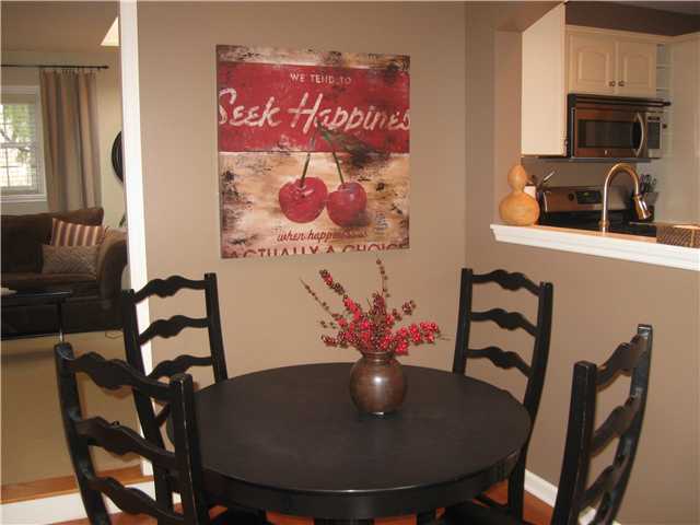 2656 Chester Road Upper Arlington, OH 43221 - Photo 7 of 12